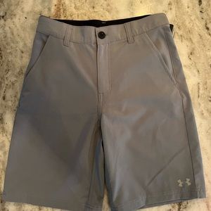 Under Armour Boys Size 10 Golf Shorts, Brand New with tags